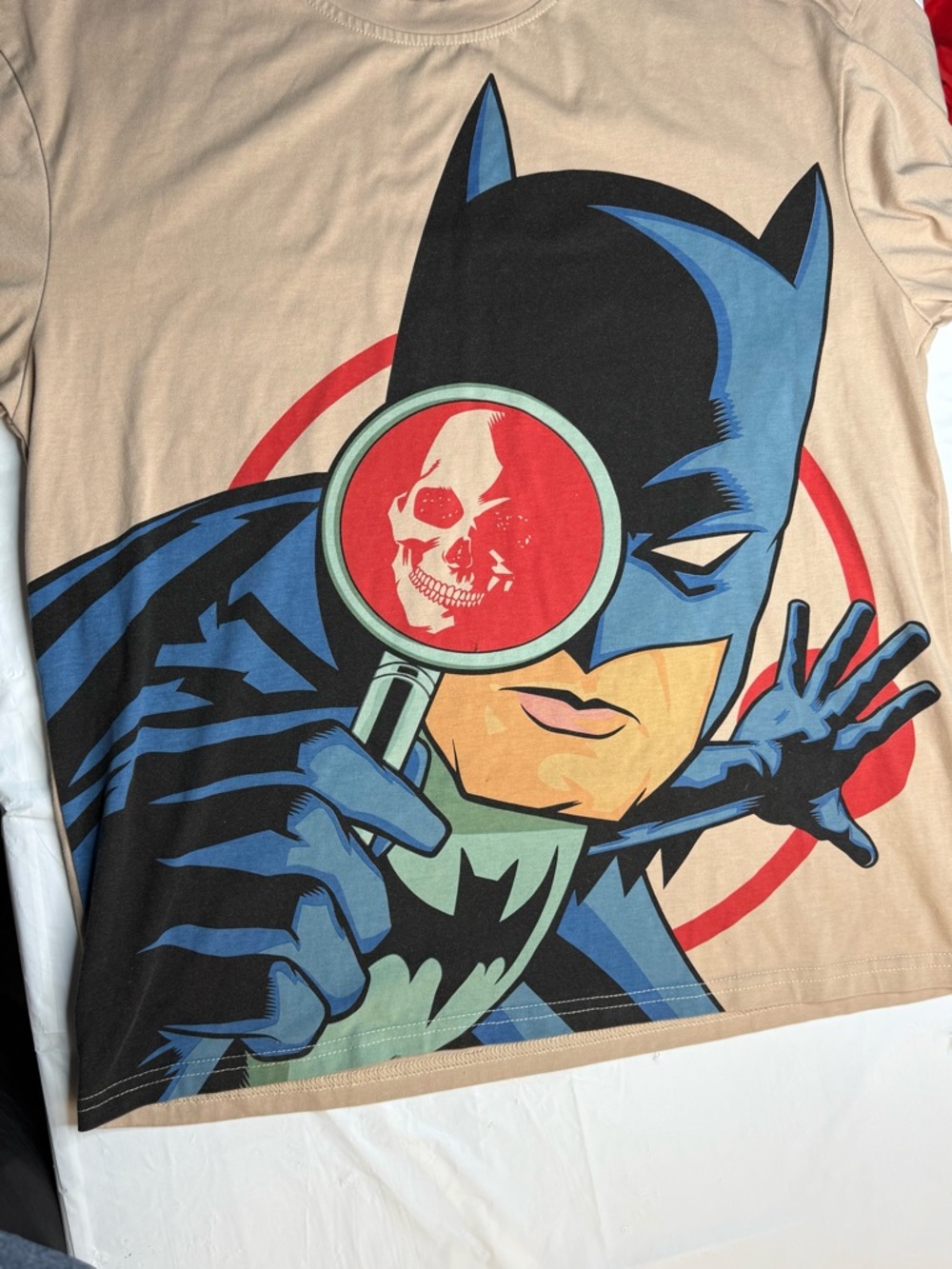 Batman Graphic T Shirt Mens Medium Tan DC Comics Skull Magnifying Glass Tee - Picture 2 of 4